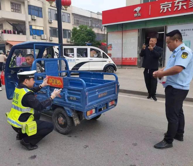 emc体育：仙桃警方两晚查获21人！长点心吧(图9)